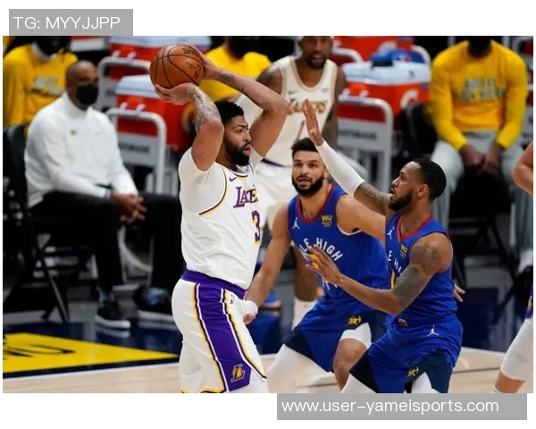 浓眉上半场表现平平10投仅3中贡献7分10篮板数据却依然全面