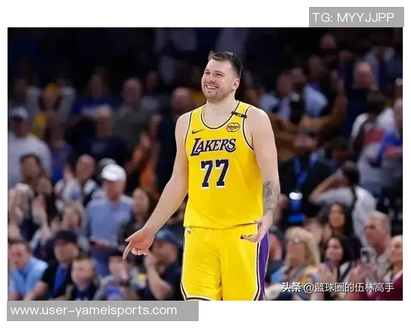 东契奇体重反弹双下巴现身腰腹部游泳圈引发关注