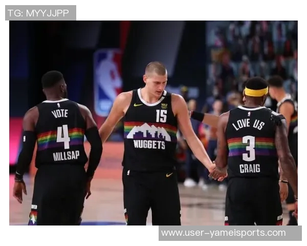 张佳玮分析掘金战术调整约基奇体力管理与布劳恩表现提升并行